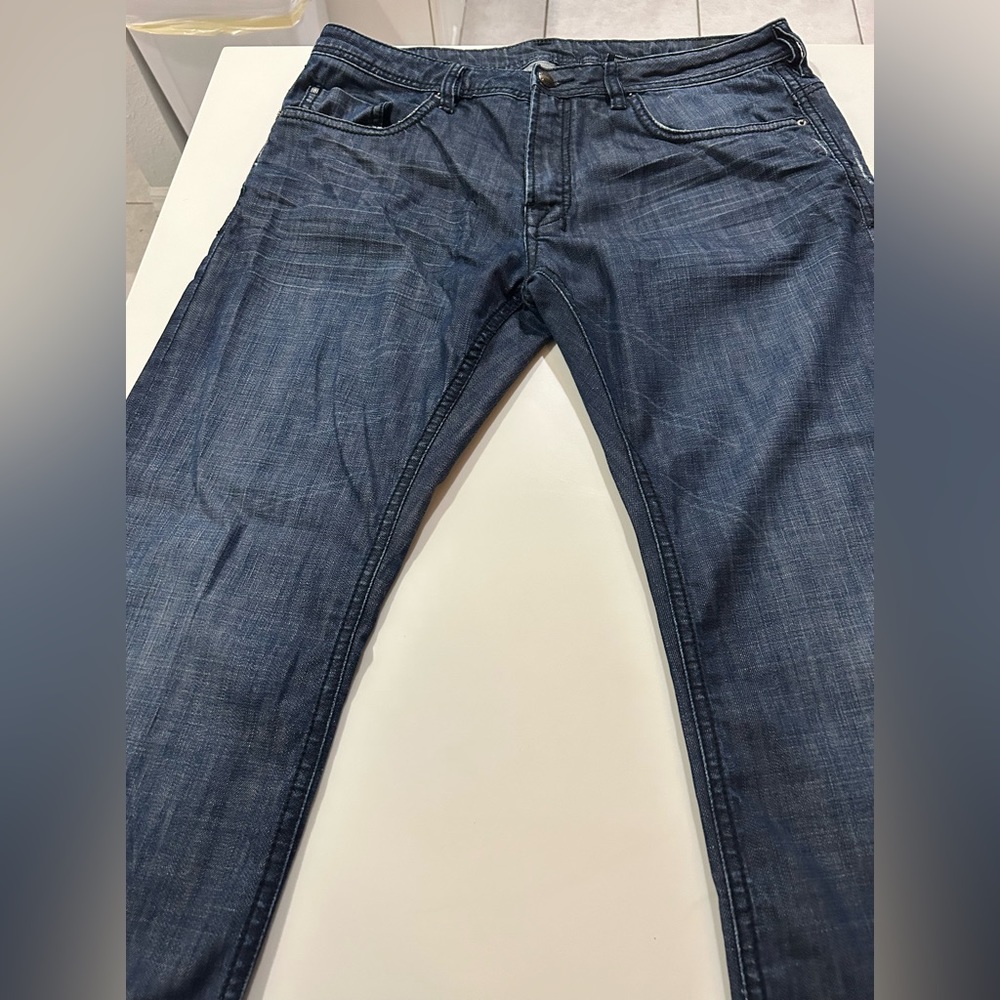 Buffalo David Bitton Driven Men’s Jeans. Indigo Color. Very gently worn. W38 L32